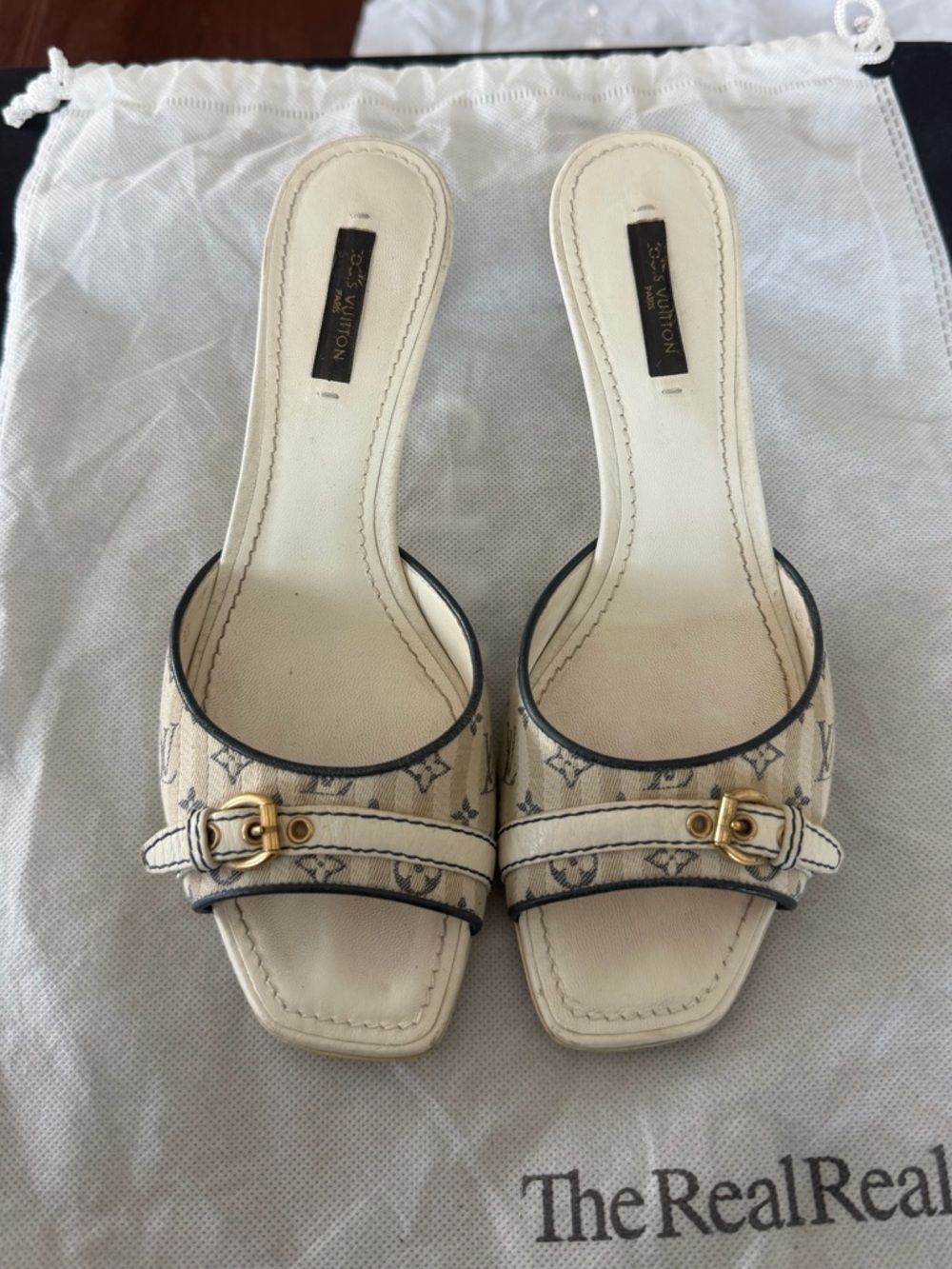 ❌ SOLD Louis Vuitton White & Navy Monogram Sandals Kitten Heels Mules Buckle